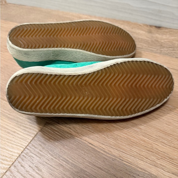 Golden Goose Green and White Sneakers - Picture 3 of 4